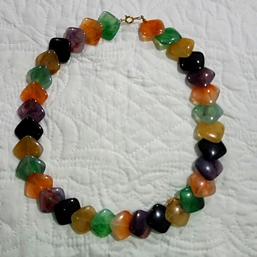 Multicolored lucite choker